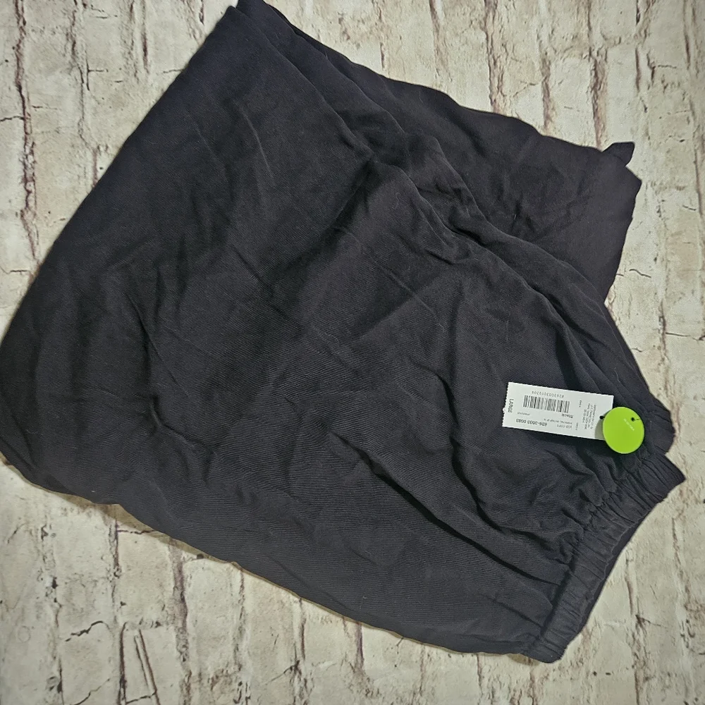 🔥NWT east 5th pull on wide‎ leg capri l